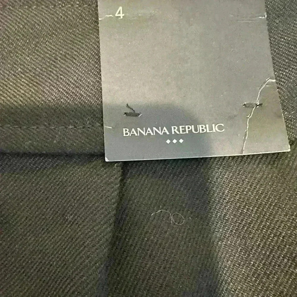 Banana Republic Lined Skirt with Gold accent Buttons (Size 4) - Picture 6 of 15